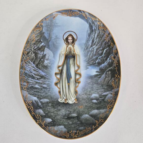 Vintage 1994 "Our Lady of Lourdes" Plate by Hector Garrido The Bradford Exchange - Picture 1 of 6